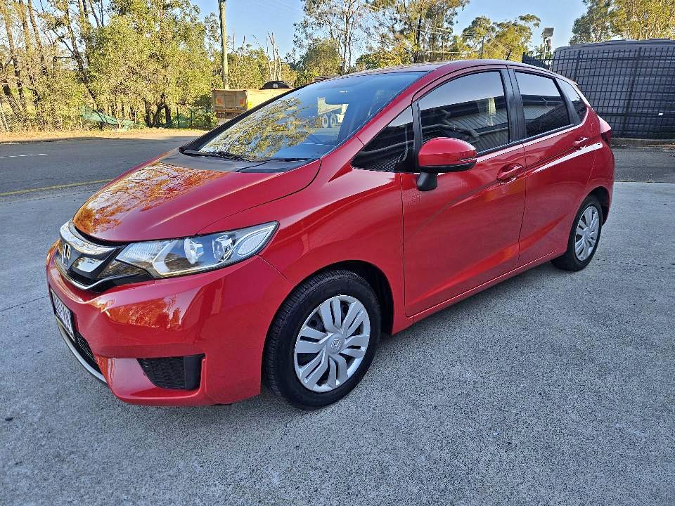 2015 Honda jazz vtec automatic low kms1.jpg